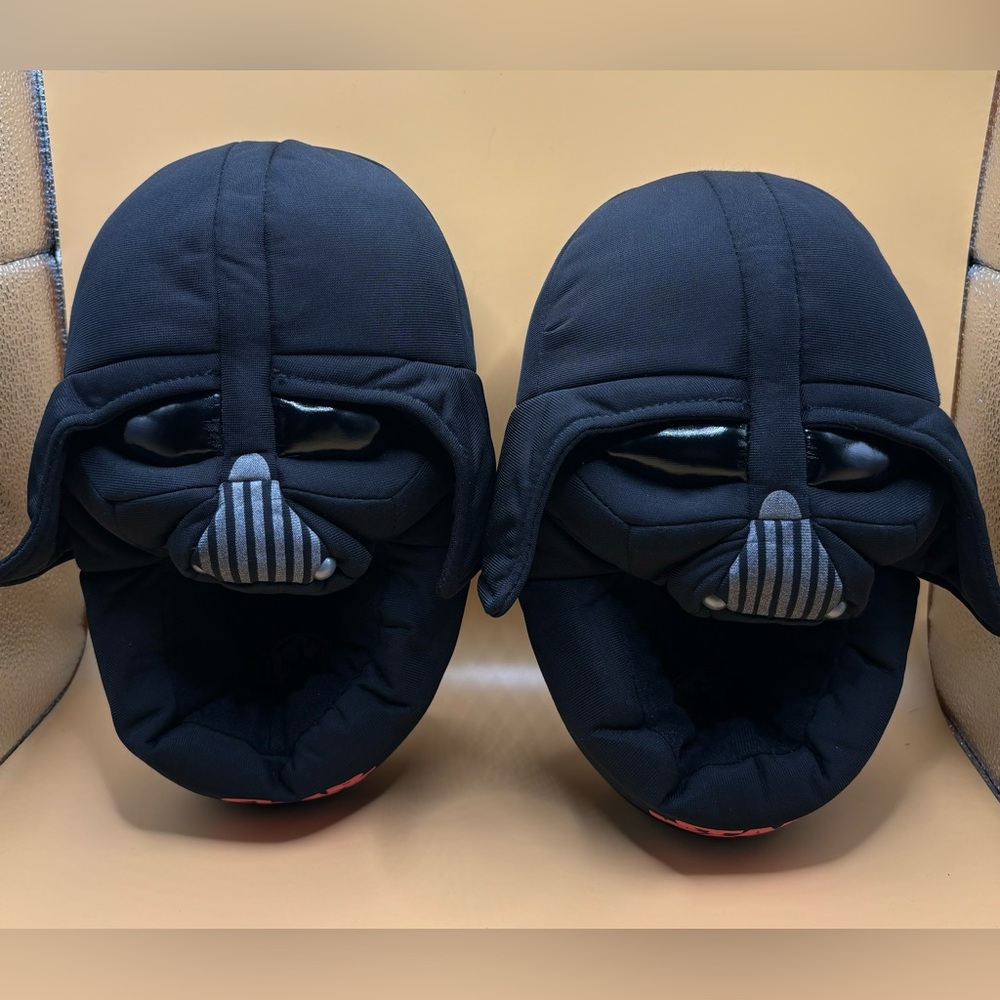 Star Wars Youth Dark‎ Vader
Slippers Size 1-2 M
